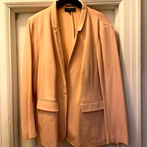 Sleek light pink blazer